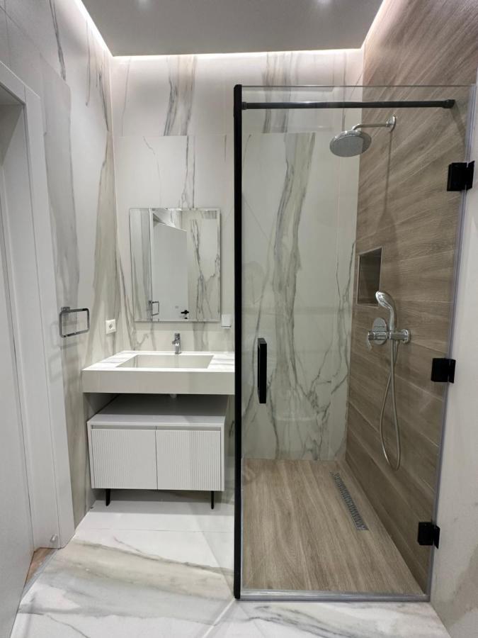 Hera Tirana Suite Deluxe Exteriör bild