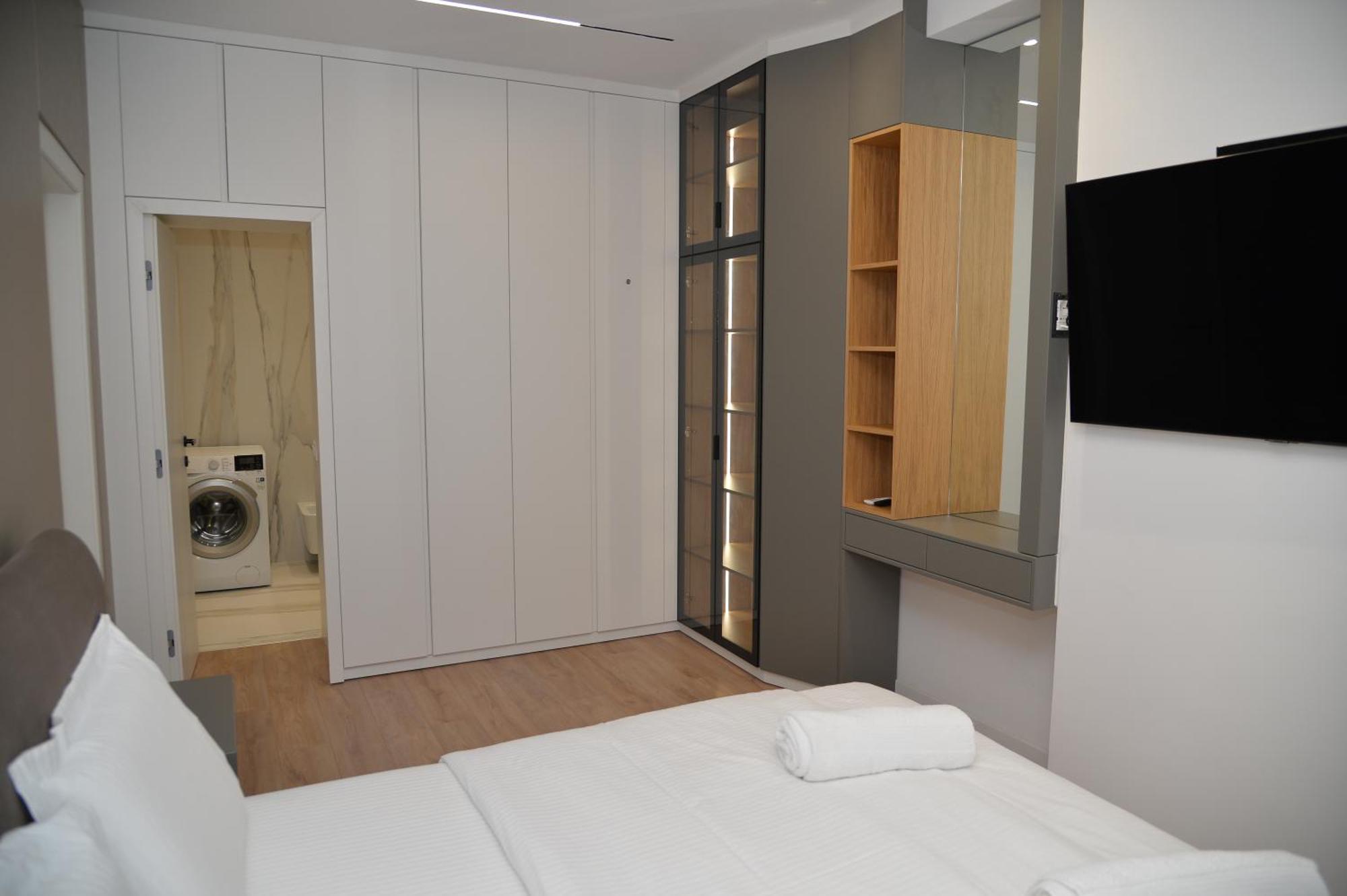 Hera Tirana Suite Deluxe Exteriör bild